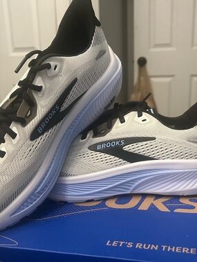 Brooks Men's White, Black, Open Air Athletic Running Shoes